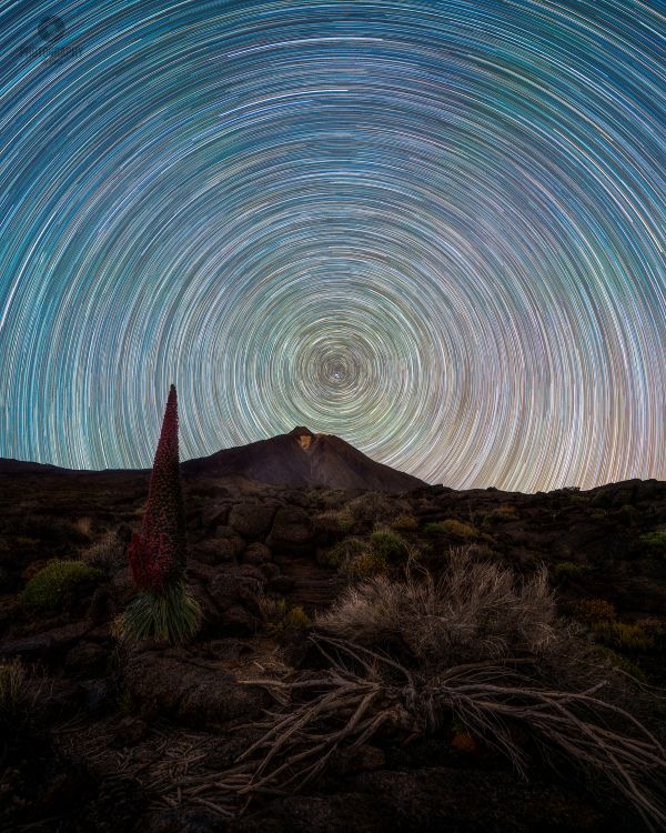 TEIDE---STARTRAILS-kopie Benda.jpg